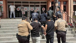 Karabükteki kavganın nedeni yol verme tartışması çıktı