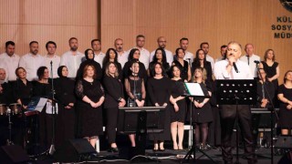 Karamanda Dilimizin Renkleri konseri