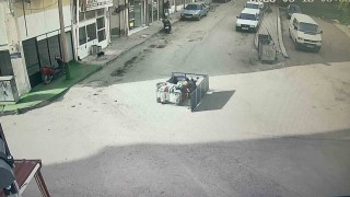 Karamanda yaşlı adamın yaralandığı kaza anı kameraya yansıdı