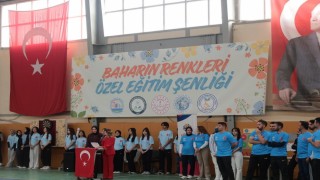 Karapınarda özel öğrencilerden renkli şenlik