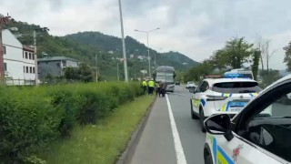 Karşı şeride savrulan otobüs faciayı kıl payı atlattı