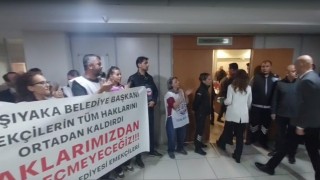 Karşıyakada memurlardan meclis girişi Başkan Ünsala alkışlı protesto