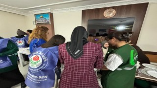 Karsta Yeşilay gönüllülerinden renkli atölye etkinliği