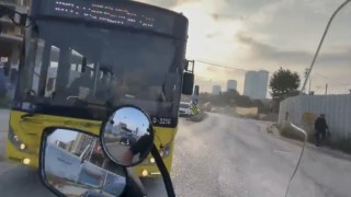 Kartalda korku dolu anlar: İETT otobüsü kırmızıda geçti, motosikletli son anda durabildi