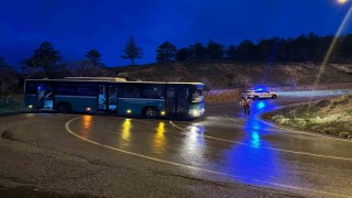 Kayseride alkollü bir şahıs çaldığı özel halk otobüsüyle kaza yaptı