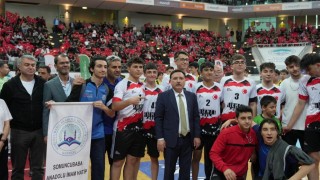 Kayseride imam hatip rüzgarı: 3 bin sporcu, tek yürek