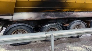 Kayseride tırın lastiklerinde çıkan yangın büyümeden söndürüldü