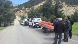 Kazanın şokuyla kendini Kelkit Çayına attı, AFAD ekiplerinin arama çalışmaları sürüyor
