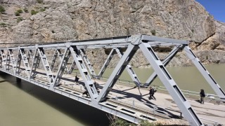 Kemaliyede Şırzi Köprüsü akşam turizmine hazırlanıyor