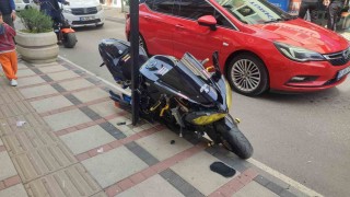 Keşanda araç kapısı ile kaldırım arasında sıkışan motosikletin sürücüsü yaralandı