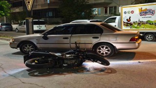 Keşanda otomobil ile çarpışan motosiklette 2 kişi yaralandı