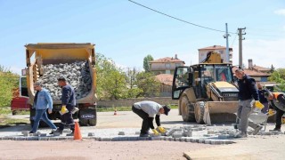 Kırıkkalede kilit parke ve asfalt çalışmaları sürüyor