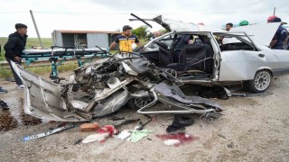 Kırıkkalede otomobiller çarpıştı: 2 ölü, 7 yaralı