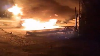 Kırıkkalede park halindeki otomobil alev topuna döndü