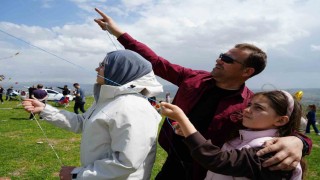 Kırıkkalede rengarenk uçurtmalar gökyüzünü süsledi