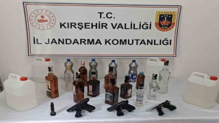 Kırşehirde kaçak alkol operasyonu: 2 gözaltı