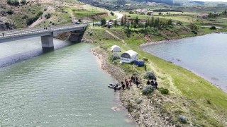 Kızılırmaka düşen genci arama çalışması devam ediyor
