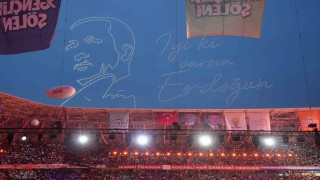 Kocaeli semalarında dronlarla AK Parti ve Cumhurbaşkanı Erdoğan koreografisi
