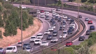 Kocaeli TEM Otoyolunda kilometrelerce araç kuyruğu oluştu