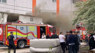 Koltuk fabrikasında korkutan yangın: 2 kişi dumandan etkilendi