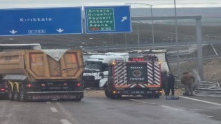 Konyada meyve ve sebze yüklü tır bariyerlere çarptı: 1 yaralı