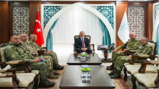 Korgeneral Topaloğlu, Hakkâri Valiliğini ziyaret etti