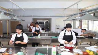 Köşkte öğrenciler hünerlerini mutfakta sergiledi