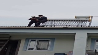 Köy ziyaretinde dikkat çeken anlar: Çatıda başlayan sohbet üyelikle sonuçlandı