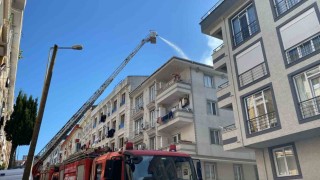 Küçükçekmecede korkutan çatı yangını