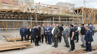 Kütahya Valisi Işın, Emet Hanı ve hayvan barınağında incelemelerde bulundu