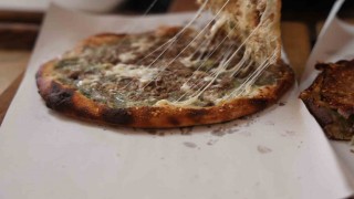 Lezzetini aroması ve odun ateşinden alan Anadolunun pizzası: ‘Yağ somunu