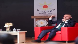 Liseli öğrenciler sordu Başkan Büyükakın cevapladı