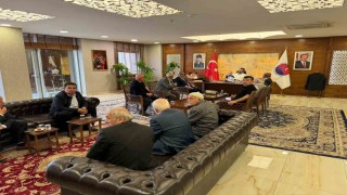 Mahalle sakinlerinden Başkan Çetinkayaya teşekkür ziyareti