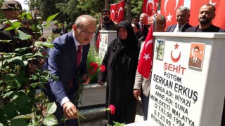 Malatya protokolünden şehitlik ziyareti