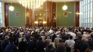 Malatyada vatandaşlar bayram namazı için camilere akın etti