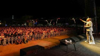 Manisada hıdırellez coşkusu Hüsnü Şenlendirici konseriyle zirveye ulaştı