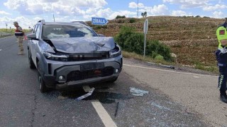 Mardinde iki otomobil çarpıştı: 4 yaralı
