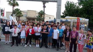 Marmarisin sporcu çocukları havuz probleminin çözülmesini istiyor