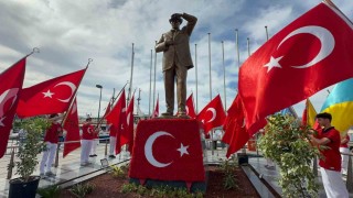 Marmariste 19 Mayıs coşkusu çelenk sunumu ile başladı