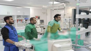 MEAHta bir günde 3 kalp deliği başarıyla kapatıldı
