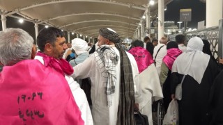 Mekke-i Mükerremeye gelen İran hacılarının kuzey şehirlerinden Türk kökenli hacılar olmaları dikkat çekti