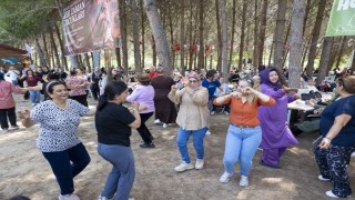 Mersinde anneler günü şenlik havasında geçti