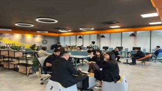 Mersinde iş dünyası ve gençler aynı çatıda buluşuyor