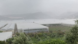 Mersinde meteorolojinin uyarısı sonrası yağış etkili oluyor