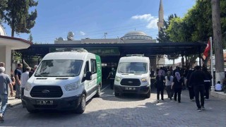 Mersindeki vahşette hayatını kaybedenler son yolculuğuna uğurlanıyor