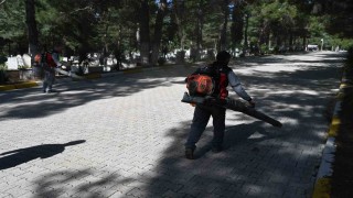 Mezarlıklar bayram ziyaretine hazır hale getirildi