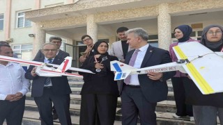 Milletvekili Canbeyden dünya şampiyonlarına tebrik: Türkiye Yüzyılını bu gençler inşa edecek