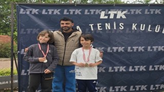 Minikler tenis turnuvasından başarılarla döndü
