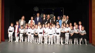 Minikler yetenekleri ile parmak ısırttı