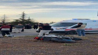 Motorsiklet devrildi, sürücü ağır yaralandı